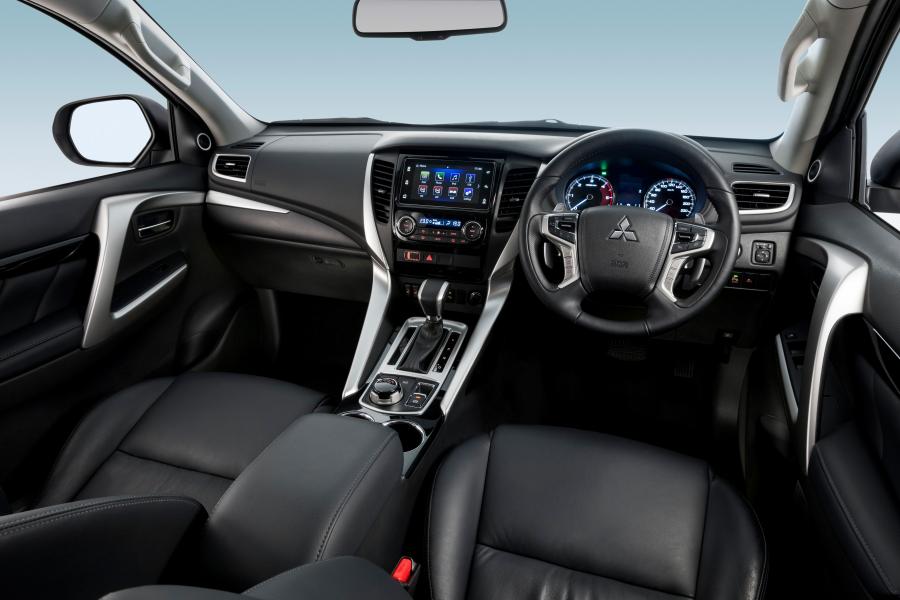 Торпедо Mitsubishi Pajero Sport Exceed 2015 года  (AU) (фото 5 из 40)